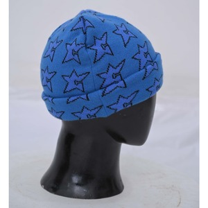 Gorro cálido de punto de invierno de ganchillo personalizado al por mayor, gorro de lana de poliéster de gran tamaño con logotipo personalizado Unisex de color de contraste sólido - Product Image 5