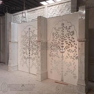 Cadres de miroir en bois sculpté élégants pour décorations de mariage - Product Image 1