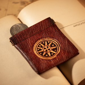 <span class=keywords><strong>กระเป๋า</strong></span>ใส่เหรียญหนังลายนูนพระอาทิตย์แนววินเทจสำหรับผู้ชาย<span class=keywords><strong>กระเป๋า</strong></span>เล็กใส่โลโก้แบบกำหนดเองพร้อมการปิดแบบบีบ<span class=keywords><strong>กระเป๋า</strong></span>ใส่เหรียญทำจากผ้าทนทานเป็นของขวัญ - Product Image 6