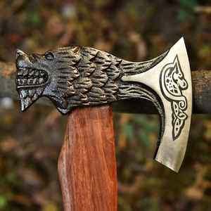 Hache viking artisanale de qualité supérieure en acier à haute teneur en carbone avec manche en bois et fourreau en cuir - Product Image 4
