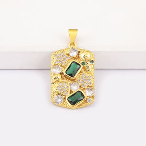 Collar de Joyería Vintage con Colgante de Circonita Cúbica y Cobre Chapado en Oro de 18K, Diseño Geométrico de Rayo Rectangular con Piedras de Colores - Product Image 5