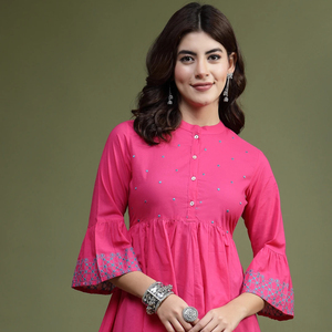 Haut d'été en coton à manches longues et col rond, imprimé floral, coupe trapèze, pour femme, personnalisé, vente en gros, dernière collection, OEM en vrac - Product Image 1