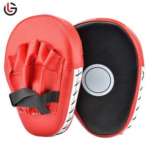 Almohadillas de enfoque de cuero ajustables para entrenamiento de perforación Muay Thai con logotipo personalizado Taekwondo MMA Boxing - Product Image 1