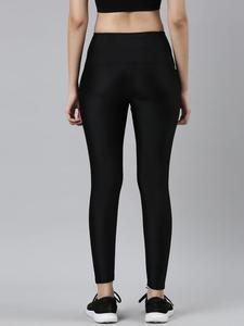 เลกกิ้งโยคะของผู้หญิงพิมพ์ลายซับลิเมชันตามสั่งผ้าฝ้ายถักแบบ100% ระบายอากาศผลิตตามสั่งพร้อมโลโก้ตามสั่งที่เอว - Product Image 4