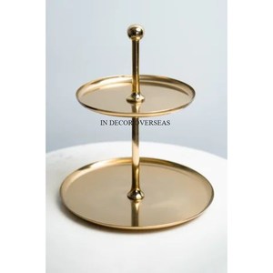 Présentoir à gâteaux en métal plaqué or à 2 étages de qualité supérieure pour les mariages et les anniversaires. - Product Image 1