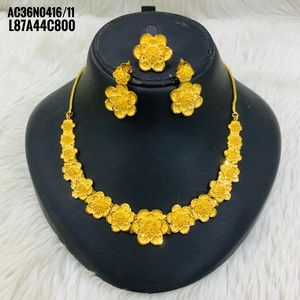 Ensemble de colliers plaqués or un gramme Design en ligne Bijoux de mode Tous types de colliers courts - Product Image 1