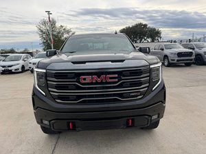 GMC Sierra 1500 AT4 Usada de 2024 - Product Image 2