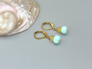 Pendientes Colgantes Clásicos Hechos a Mano con Larimar y Piedra Lunar, Chapados en Oro sobre Plata de Ley, Ideales para Bodas, Fiestas, Playa, Regalo para Ella - Product Image 4