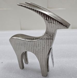 Decoración de Reno púrpura metálico de alto grado con forma de pie única y textura suave para exhibición festiva de lujo en el hogar - Product Image 4