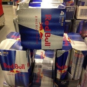 Bebida Energética Red Bull en Oferta, 250 ml y 330 ml, Todas las Ediciones, Sabores Variados, Cafeína, Taurina, Impulso de Energía, Concentración Mental, Lata de 250 ml y 330 ml - Product Image 2