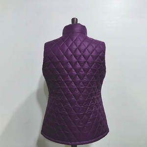 เสื้อกั๊กพัฟเฟอร์แฟชั่นสำหรับผู้หญิง คุณภาพสูง น้ำหนักเบา กันน้ำ กันลม เหมาะสำหรับฤดูหนาว พับเก็บได้ ขาย - Product Image 4