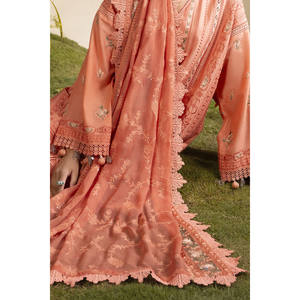 ชุดสูทผ้าลอนปักลาย 3 ชิ้นสำหรับผู้หญิง พร้อมผ้าคลุมไหล่ชีฟองปักลาย รุ่น PM-62030 - Product Image 4