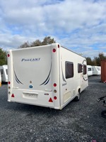 Mini-caravane Bailey Pageant pour 4 personnes, 4 couchages fixes, suspension indépendante, 4x4 tout-terrain, toit relevable, taille 1