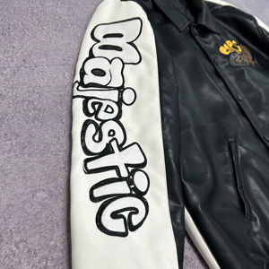 Vestes Letterman Varsity personnalisées pour hommes grande taille avec logo brodé col montant style High Street pour l'hiver - Product Image 4