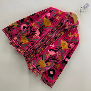 Chaqueta bordada de terciopelo Suzani de estilo indio floral | Regalo de dama de honor unisex | Chaqueta de invierno | Kimono Robe - Product Image 1