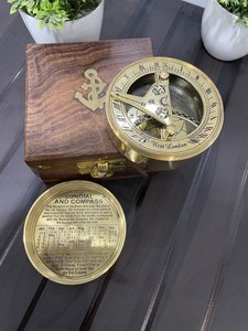 Nouveau cadran solaire en laiton maritime boussole en laiton nautique dans une boîte en bois à la main pointant promotion cadeau entreprise personnalisé - Product Image 2