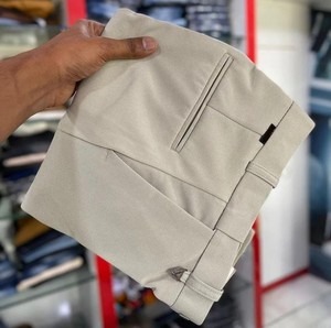 Pantalones formales para hombre Vestido de negocios Ajuste regular Cintura media Cremallera Volar Tamaño y color personalizados La mejor calidad de la India - Product Image 4