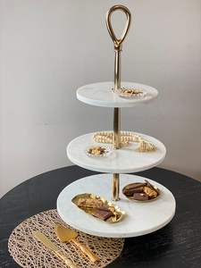 Support à gâteau en marbre noir à deux niveaux de luxe avec poignée dorée, support de présentation de desserts moderne et élégant pour mariage, fête, décoration de table d'hôtel - Product Image 6