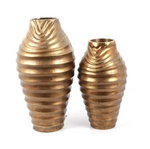 Vase à fleurs en aluminium fabriqué à la main à haute vente avec finition en laiton naturel décoration de maison et de jardin sur mesure - Product Image 5