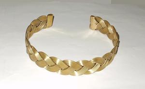 Brazalete de latón religioso moderno tradicional antiguo con alambre dorado de artesanía tradicional - Product Image 2
