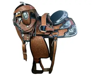 Premium Western Leather Show Saddle con esquinas plateadas y Conchos-Disponible en todos los tamaños | Calidad artesanal"