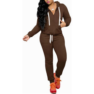 Ensemble 2 pièces personnalisé avec logo pour femme : sweat à capuche oversize et pantalon en molleton chaud en coton et polyester, taille plus - Product Image 4