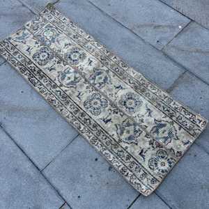 Alfombra Turca Vintage de 1.5x3.9 pies (46x119 cm), Alfombra de Lana Azul Sólida - Product Image 4