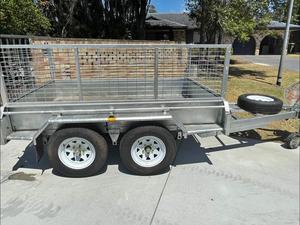 Fournisseur en gros pour 2024 Remorque pour bétail à parois latérales amovibles, pour moutons, chevaux, vaches, porcs, 3 essieux, avec clôture - Product Image 4