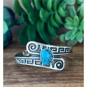 Merle House Kingman Turquoise & Sterling <b>Silver</b> <b>Cuff</b> <b>Bracelet</b> Fashionable Kingman Turquoise & Sterling <b>Silver</b> for Women - Product Image 1