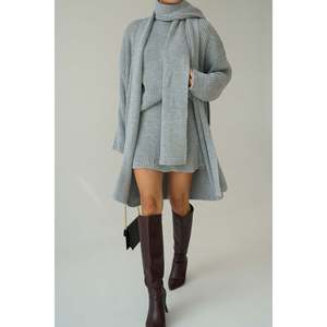 Conjunto Gris de 4 Piezas - Product Image 1