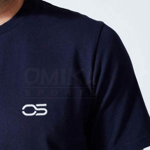 Camiseta transpirable para hombre con diseño de logotipo personalizado Nuevo estilo Patrón sólido Hecho en Pakistán Precio al por mayor - Product Image 4
