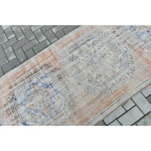 Tapis turc vintage 3,2 x 10,1 pieds, tapis de couloir, tapis persan en laine orange et bleu - Product Image 5
