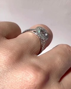 แหวนหมั้นเพชร CZ รัศมีสีขาวทรงกลม8มม. ชุบทองเงินเครื่องประดับแต่งงานแบบคลาสสิกสำหรับเจ้าสาว - Product Image 2