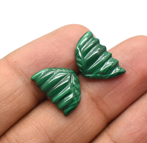 Sculptures en forme de papillon en malachite naturelle 12.75 Cts Sculptures en vrac en malachite 15.5X11mm - Product Image 2