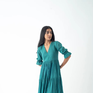 Robe maxi bohème en coton bleu sarcelle décontractée à étages et superposée confortable avec manches longues et poches méthode de tissage tissée - Product Image 1