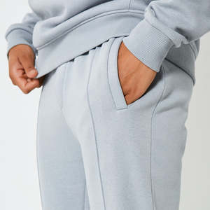 เซ็ตเสื้อมีฮู้ดและกางเกงของผู้ชายชุดวอร์มแนวสตรีทชุดวอร์มสองชิ้นพร้อมการปรับแต่ง - Product Image 4