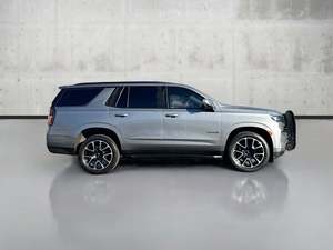Chevrolet Tahoe RST 2022, SUV de luxe de grande taille, transmission intégrale, haute performance, moteur V8 biturbo, premium, 3 rangées de sièges, utilitaire sport - Product Image 2