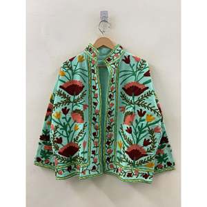 Veste en coton brodée à la main d'inspiration Suzani, motif Le Jardin de Samarkand - Menthe et Cramoisi, taille XL pour le printemps et l'hiver - Product Image 4