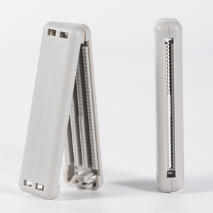 Ajustador de Cinturón de Seguridad para Automóvil con Logotipo Personalizado de Fábrica, Clip Universal para Cinturón de Seguridad de Automóvil - Product Image 1