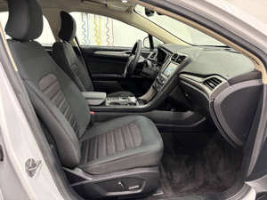 2019 F-or-d Fu-si-on Hy-brid de segunda mano, modelo - Product Image 3