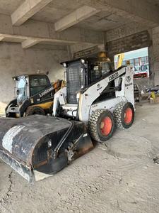 מעמיס זחלי משומש מדגם Racoon HT65A עם אביזר מטאטא, מעמיס דיזל משומש, מעמיס זחלי Racoon 3 טון מיני למכירה - Product Image 2