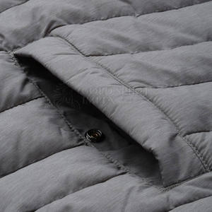 Cómodo y elegante abrigo cálido de invierno chaqueta gruesa para exteriores chaqueta acolchada de burbujas con capucha personalizada para hombres - Product Image 5