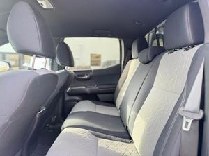 Toyota Tacoma TRD Off Road 2023 Usada Especial, Doble Cabina LB 4WD, Volante a la Izquierda, Sistema de Navegación, Paquete Todoterreno, Paquete Deportivo - Product Image 6