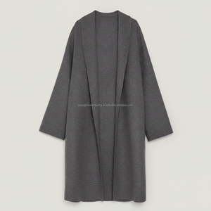 Manteau en laine gris croisé sur mesure pour femme – Fabricant OEM et marque privée - Product Image 1