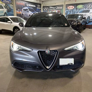 Esplorare la nostra alta qualità 2022 Alfas Romeos Stelvios Ti AWD usato - Product Image 1
