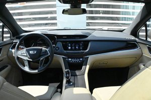 Seminuevo Clean 2017 Cadill-ac XT5 Luxury FWD - Product Image 3