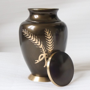 Urnas de Cremación de Latón de Primera Calidad, Grabadas a Mano, para Cenizas Humanas, Urna de Latón Personalizada, Urnas de Latón Hechas a Mano para Cenizas de Adultos, Venta al por Mayor - Product Image 3