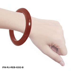 Brazalete Delgado de Resina Roja Hecho a Mano, Elegante y Minimalista, Redondo, para Mujer - Product Image 5