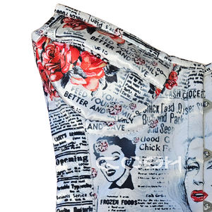 Corsé de satén con estampado de Marilyn Monroe y diseño vintage de periódico y rosas - Product Image 3