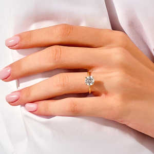 Anillo de compromiso y boda con diamante cultivado en laboratorio de corte redondo de 1.50 quilates en oro de 14 quilates, estilo clásico nupcial - Product Image 3